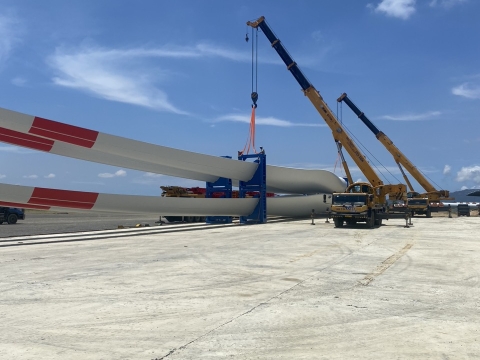 Cẩu, vận chuyển thiết bị điện gió