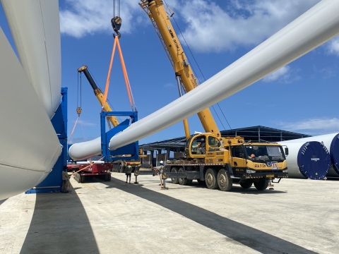 Cẩu, vận chuyển thiết bị điện gió