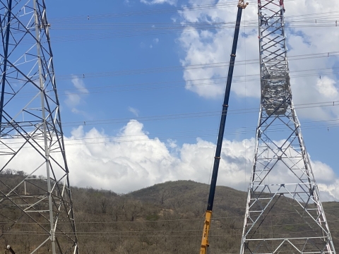 Thi công cẩu lắp đường dây 500KV