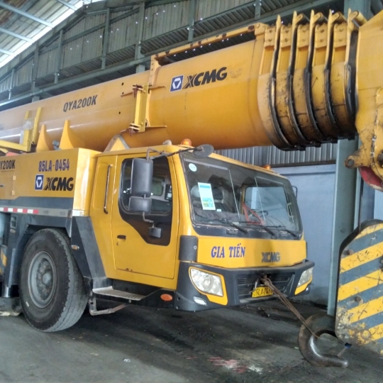 Xe Cẩu 200 Tấn - Phú Gia Tiến